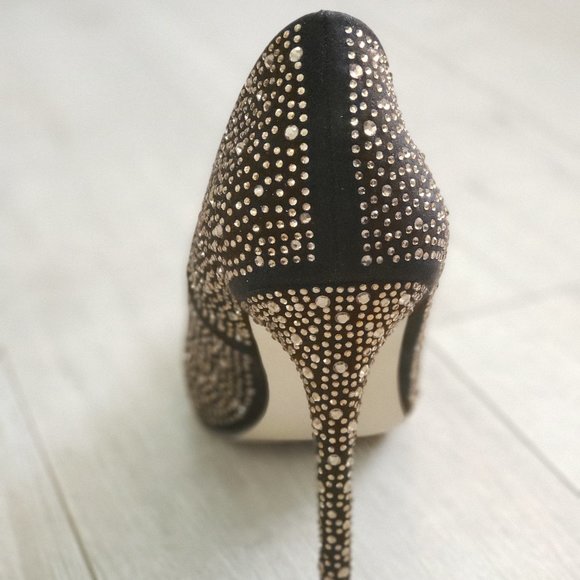 < JustFab > Rochella pumps - like new - Picture 2 of 7
